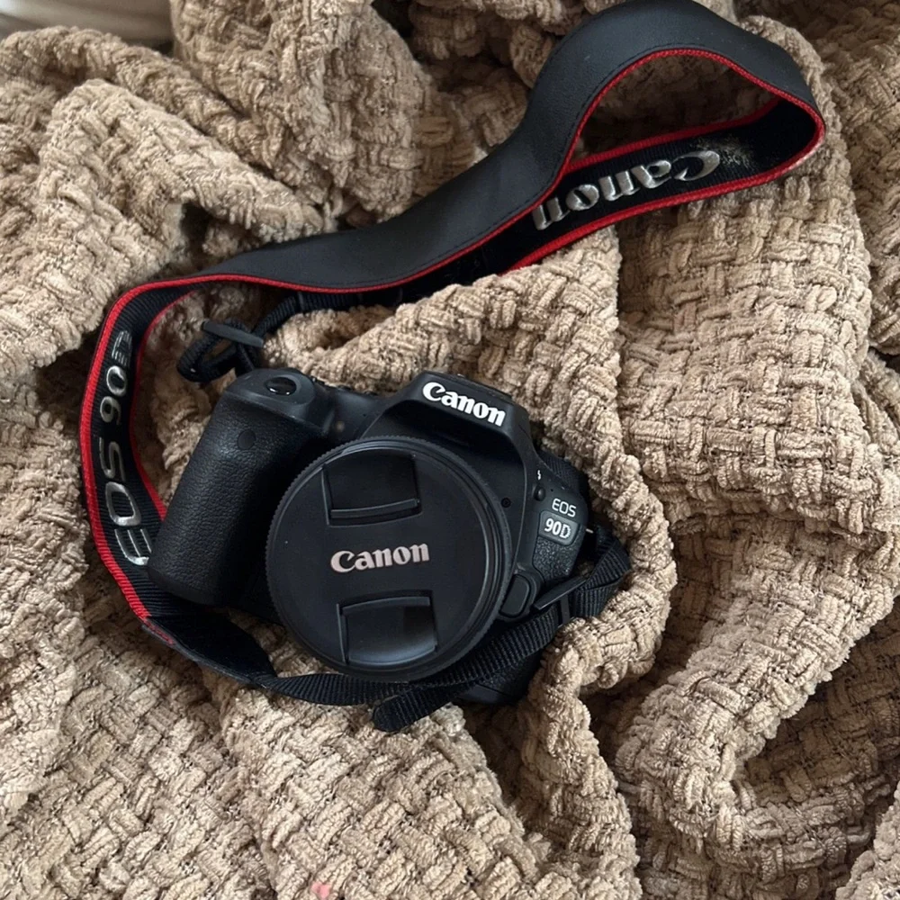 Canon EOS 90D